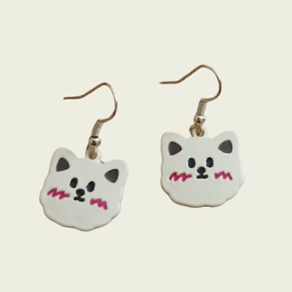 Kitty Cat Face Earrings  - Picture 4 of 4